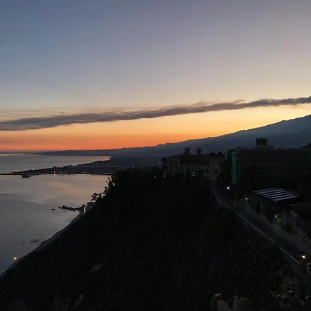 La Baia Dei Delfini Lejlighed Taormina Eksteriør billede