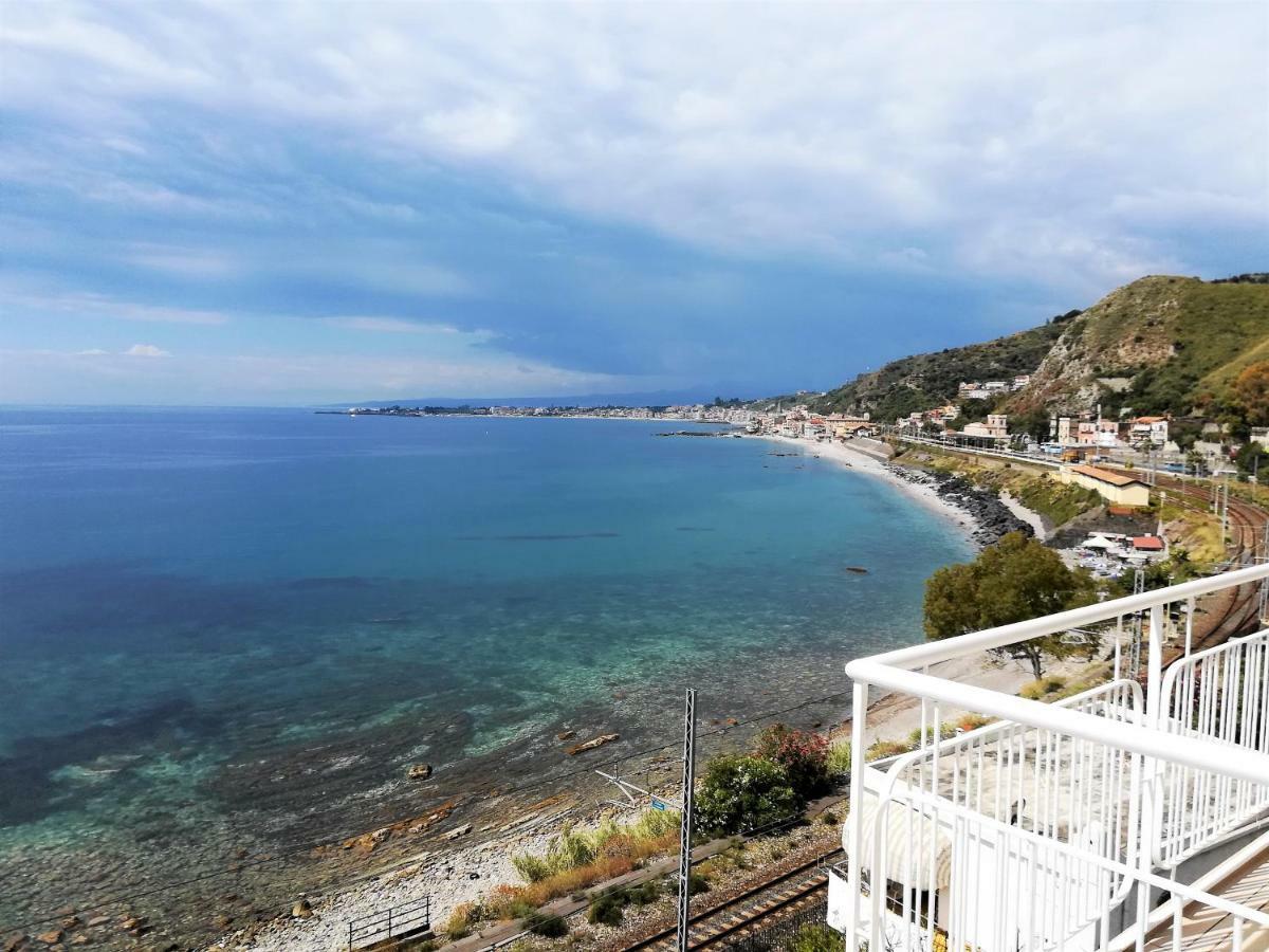 La Baia Dei Delfini Lejlighed Taormina Eksteriør billede