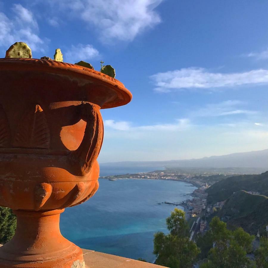 La Baia Dei Delfini Lejlighed Taormina Eksteriør billede