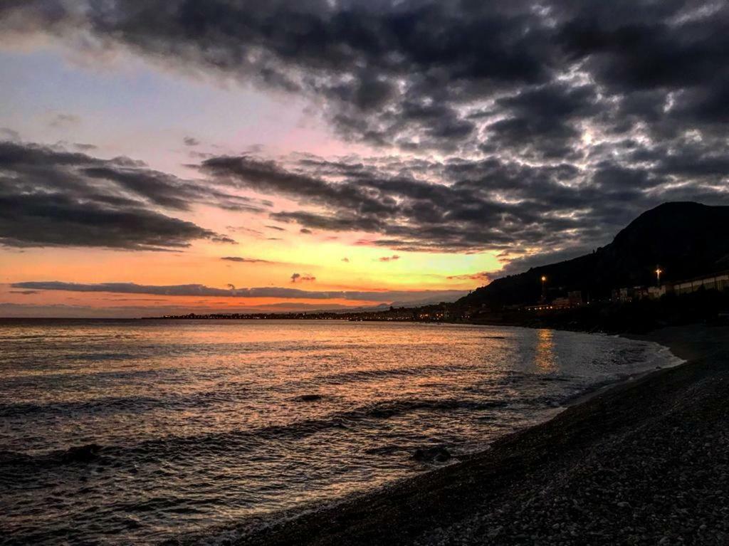 La Baia Dei Delfini Lejlighed Taormina Eksteriør billede