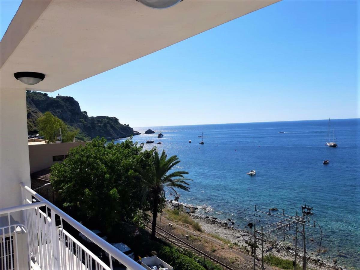 La Baia Dei Delfini Lejlighed Taormina Eksteriør billede